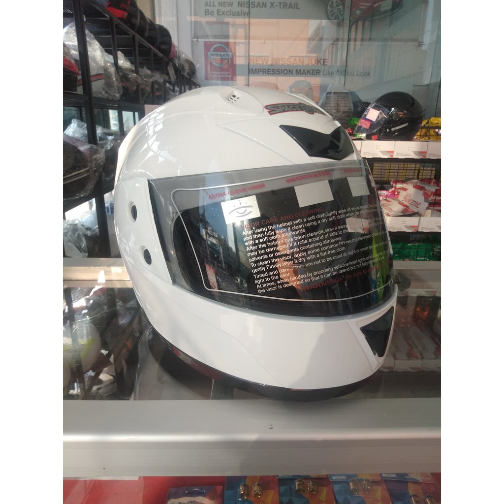 ภาพหน้าปกสินค้าหมวกกันน็อคเต็มใบ SPACE CROWN เต็มใบ รุ่น Fighter มี 5 สี จากร้าน thaiautomotiveparts บน Shopee