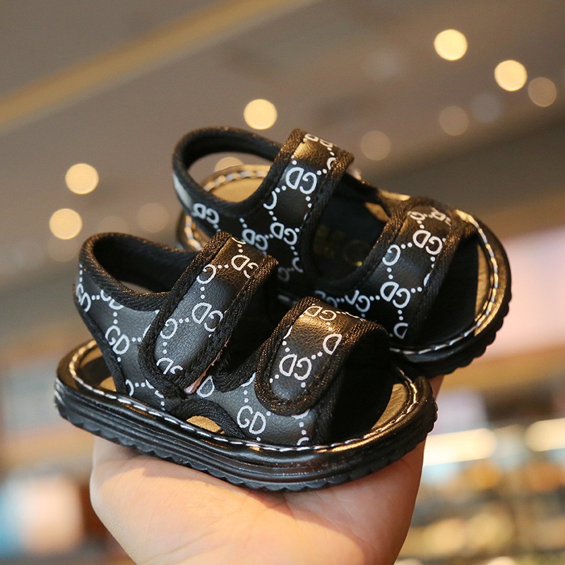 ภาพหน้าปกสินค้ารองเท้าเด็กหัดเดินกันลื่นระบายอากาศ รองเท้ารัดส้นเด็ก มีเสียง..แบบที่2 จากร้าน babies_love บน Shopee