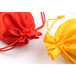 ภาพหน้าปกสินค้า🍍🍍 PK 🍍🍍ถุงหูรูด  ถุงผ้าหูรูด  ถุงผ้าซาติน ที่เกี่ยวข้อง
