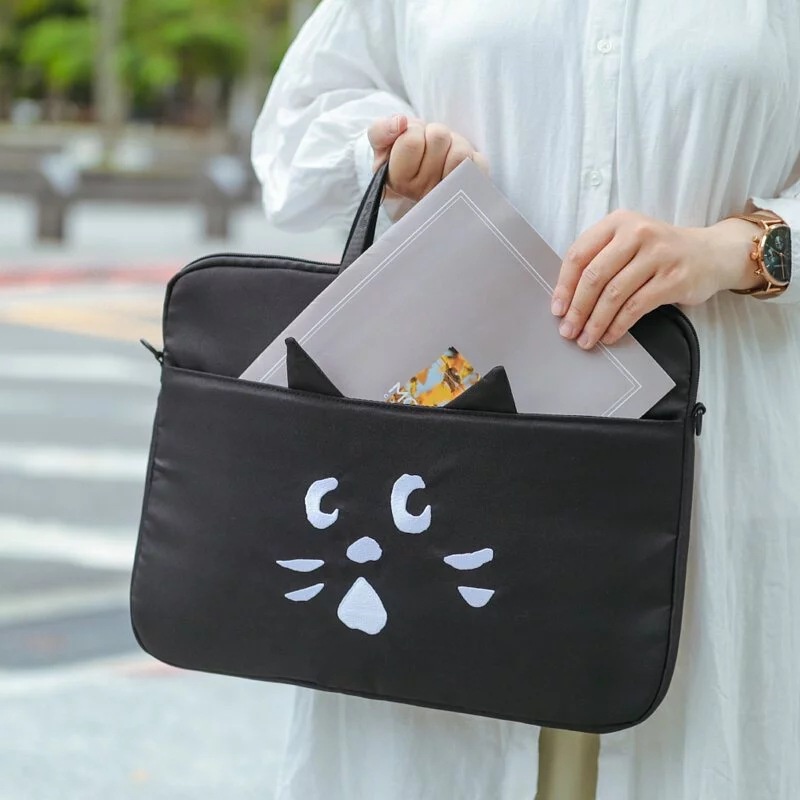 b-landd-กระเป๋าสำหรับโน้ตบุ๊ก-macbook-14-หูหิ้ว-น้องแมวสีดำ