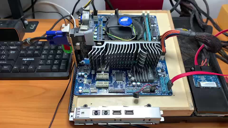 เมนบอร์ด GIGABYTE GA-H61M-D2-B3 Socket 1155 CPU i3-2100 แรม 4GB DDR3 ...