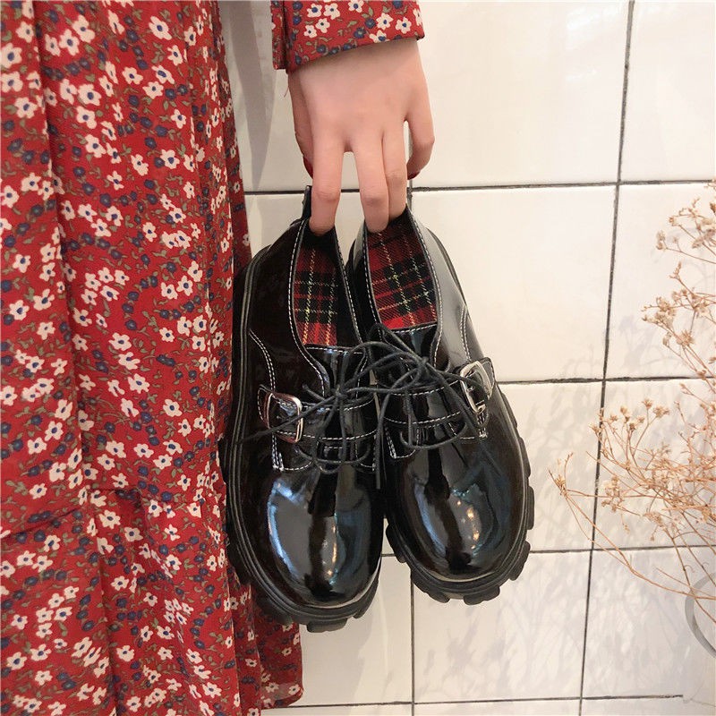 ภาพสินค้ารองเท้าหนังขนาดเล็กหญิงสไตล์อังกฤษสีดำ ins2020 ฤดูใบไม้ผลิใหม่เกาหลีรองเท้าส้นสูงแพลตฟอร์ม ulzzang ป่า จากร้าน chutimasu2012 บน Shopee ภาพที่ 2