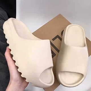 Yeezy slippers รองเท้าแตะเพื่อสุขภาพแฟชั่น Soft Sole - ผู้ชายและผู้หญิง