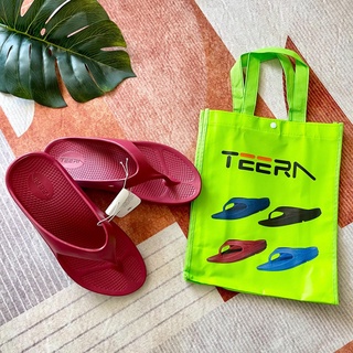 ภาพหน้าปกสินค้ารองเท้า TEERA แบบหนีบ New Fashion  เพื่อสุขภาพ  ปีนเขา น้ำตก ทะเล น้ำหนักเบา รองเท้าสำหรับผู้ที่ยืน เดิน นาน ที่เกี่ยวข้อง