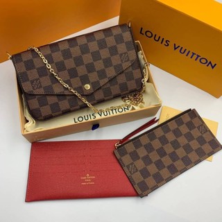 กระเป๋า​สะพายข้าง​ Louis​ Vuitton
