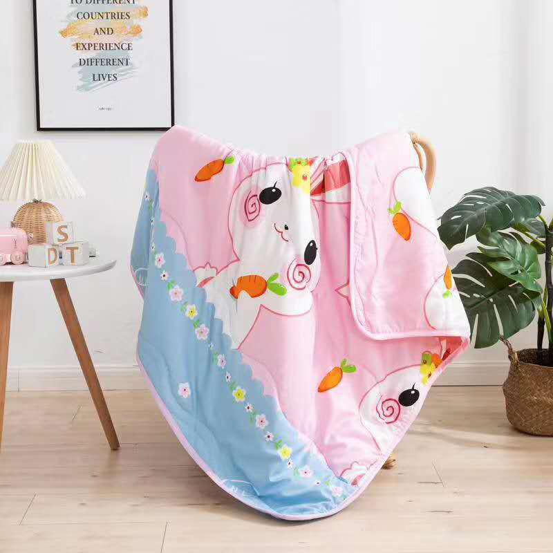 ภาพหน้าปกสินค้าMJY ผ้าห่มใยไหมรุ่นบาง soft thin blanket ผ้าห่มเด็ก ผ้าห่มเด็กเล้ก 1x1.5m