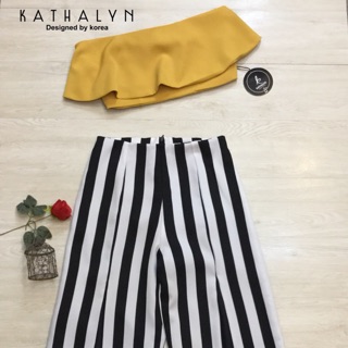 ป้าย KATHALYN : Set เสื้อครอปเกาะอก + กางเกง สีขับผิวใส่แล้วออร่าจับ