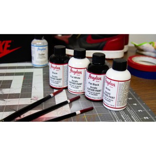 ภาพขนาดย่อของภาพหน้าปกสินค้าAngelus Paint 4 Oz ขวดใหญ่ สีอคิลิคสำหรับทาวัสดุหนัง รองเท้าผ้าใบ กระเป๋า จากร้าน colorpaint บน Shopee