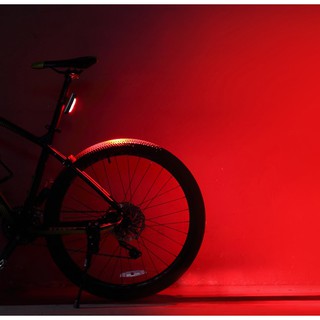 ภาพขนาดย่อของภาพหน้าปกสินค้าไฟท้ายจักรยาน ชาร์จแบตได้ จากร้าน sittichai2503 บน Shopee