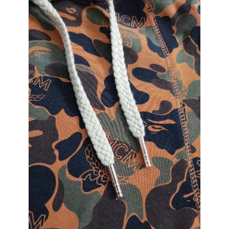 ภาพหน้าปกสินค้าM XL​ พร้อมส่งBAPE X M CM camouflage sports sweater jacket จากร้าน nysocialclub บน Shopee