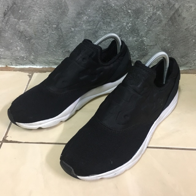 reebok one rush slip on