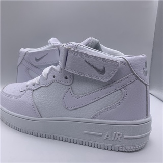 Nike AF1 Air Force One รองเท้าผ้าใบลําลอง สําหรับเด็กผู้ชาย และเด็กผู้หญิง เหมาะกับการเล่นกีฬา