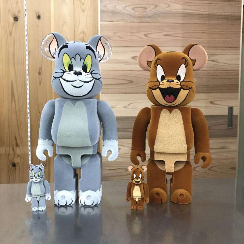 Bearbrick 400% & 100% Tom and Jerry กำมะหยี่ lot japan Bearbrick 400% & 100% Tom and Jerry กำมะหยี่ lot japan