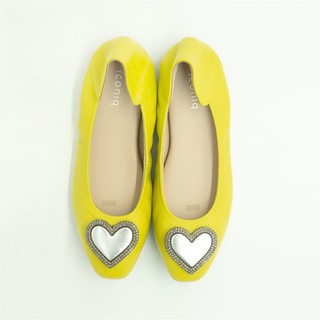 ภาพหน้าปกสินค้ารองเท้าหนังแกะ ICONIQ รุ่น Haertie Soft Ballerina in Lemon ซึ่งคุณอาจชอบสินค้านี้