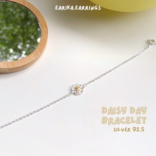 earika.earrings - daisy day bracelet สร้อยข้อมือเงินแท้จี้ดอกเดซี่ สามารถปรับความยาวได้