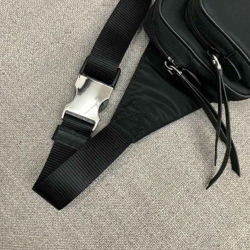 กระเป๋าคาดเอว-ปราด้า-nylon-belt-bag-size-21cm-งานออริ