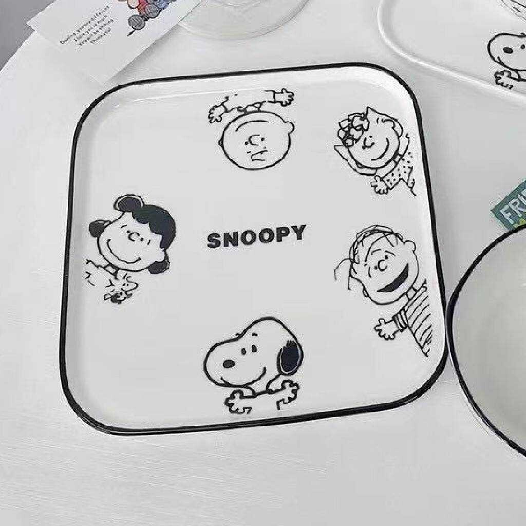 จานใส่ขนม-snoopy-peanuts-ขนาด-15-5-15-5-cm