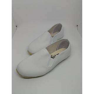 ภาพขนาดย่อของภาพหน้าปกสินค้ารองเท้ากังฟูสีขาว-ดำ พื้นยางนุ่ม ใส่สบาย จากร้าน nuunkanchana บน Shopee ภาพที่ 5