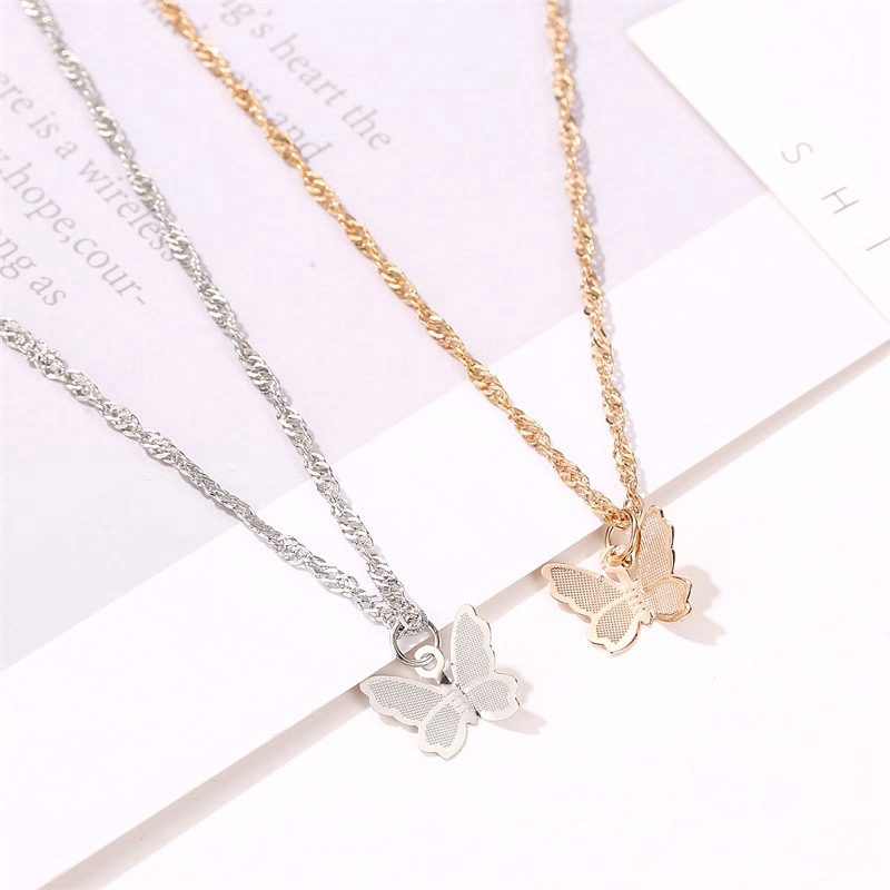 ภาพหน้าปกสินค้าKorean Delicate Butterfly Necklace Fashion Retro Collarbone Gold Silver Chain Personality Women Accessories Gifts จากร้าน xuyibeauty.th บน Shopee