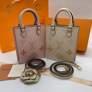 กระเป๋าสะพายข้าง Louis Vuitton