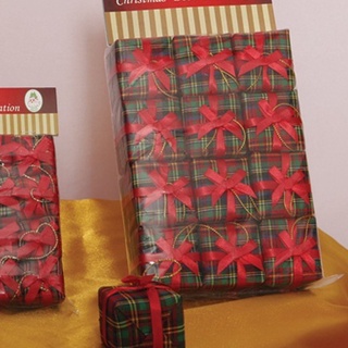 ของประดับ ของตกแต่ง ออร์นาเม้นท์ เทศกาลคริสต์มาส   ของขวัญ ของฝาก (5713-01) กล่องของขวัญลายสก็อตกลาง  ขนาด 1.5  นิ้ว