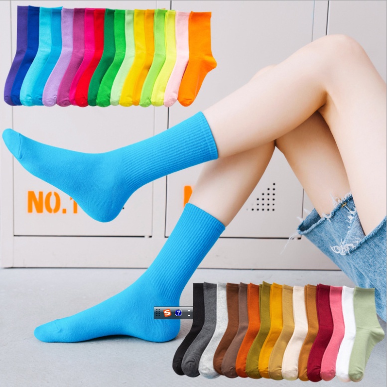 ภาพหน้าปกสินค้าfashion socks middle ankle solid color จากร้าน miniya2.th บน Shopee