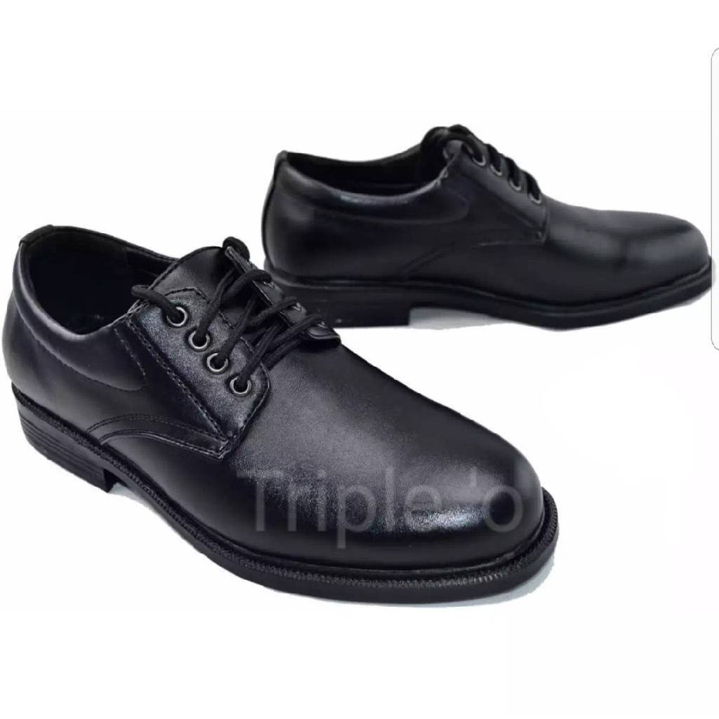 ภาพสินค้าCSB รองเท้าหนังผูกเชือก 4 รู สีดำ CM545 ไซส์ 39-46 จากร้าน i_am_shoes บน Shopee ภาพที่ 3