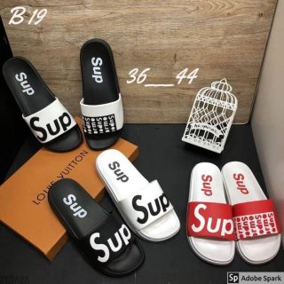 BRAND  :   Supreme​
ราคา       :   390 บาท
เกรด       :   A​
ขนาด     :    มี size​ ตาม​ภาพ​
ค่าส่ง      :    R.50