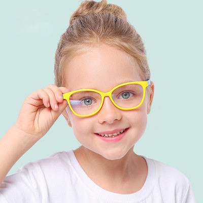 ภาพหน้าปกสินค้าแว่นตากรองแสงสีฟ้าเด็ก ทรงเหลี่ยมขอบมนน่ารัก Anti Blue Light Glasses พร้อมส่งที่ไทย แว่นบิดได้ ไม่หัก WA01 เหลี่ยม