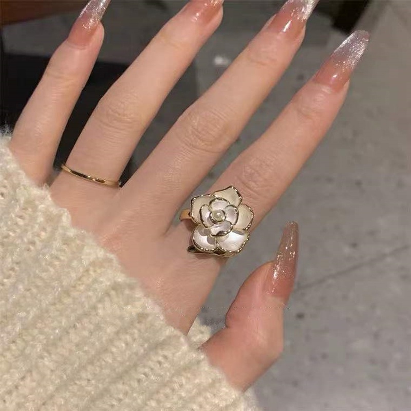 ins-แหวนดอกคามิเลียสีขาววินเทจหรูหราแหวนดอกไม้ระดับไฮเอนด์
