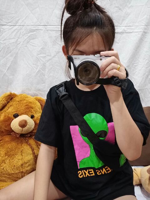 พร้อมส่ง-เสื้อยืดสไตล์เกาหลี-เสื้อแฟชั่นoversize-กระเป๋า
