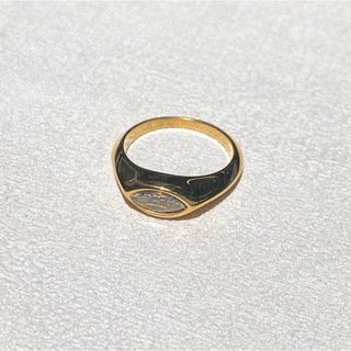 ภาพขนาดย่อของภาพหน้าปกสินค้าimean.store - Cat gem ring  แหวนงานไทเทเนี่ยมสีทองประดับพลอยเทียม จากร้าน imean.store บน Shopee