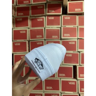 ภาพขนาดย่อของภาพหน้าปกสินค้าVans Classic Slip On สีดำ-ขาว  พร้อมกล่อง/จ่ายชำระปลายทางได้ จากร้าน snearkerbybt บน Shopee ภาพที่ 5