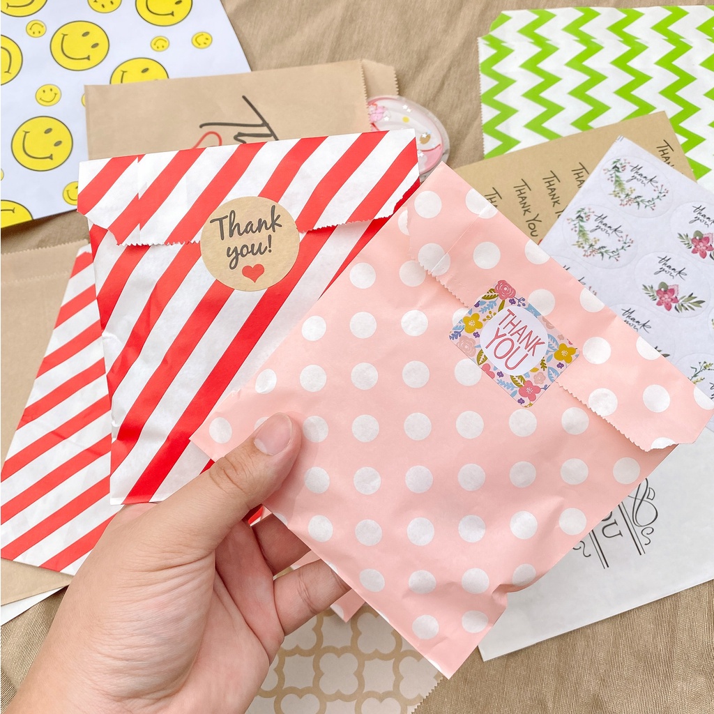 ภาพสินค้าถุงกระดาษ บรรจุภัณฑ์ ซองกระดาษ คริสต์มาส Christmasใส่ขนม โตเกียว เบเกอรี่ เครื่องประดับ 1บาท ถุงคราฟท์ Paper bag  ออกใบกำกับภาษีได้ ส่งด่วน  ของแถม ของแจกลูกค้า ของปัจฉิม ห่อของขวัญน่ารัก ︎UKI STATIONERY ︎OT-87 จากร้าน uki.and.co บน Shopee ภาพที่ 5
