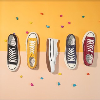 สินค้า Kim&Co. รองเท้าผ้าใบ รุ่น KF003W มี 5 สี ให้เลือก ได้แก่ ขาว ดำ แดง น้ำเงิน และ เหลือง