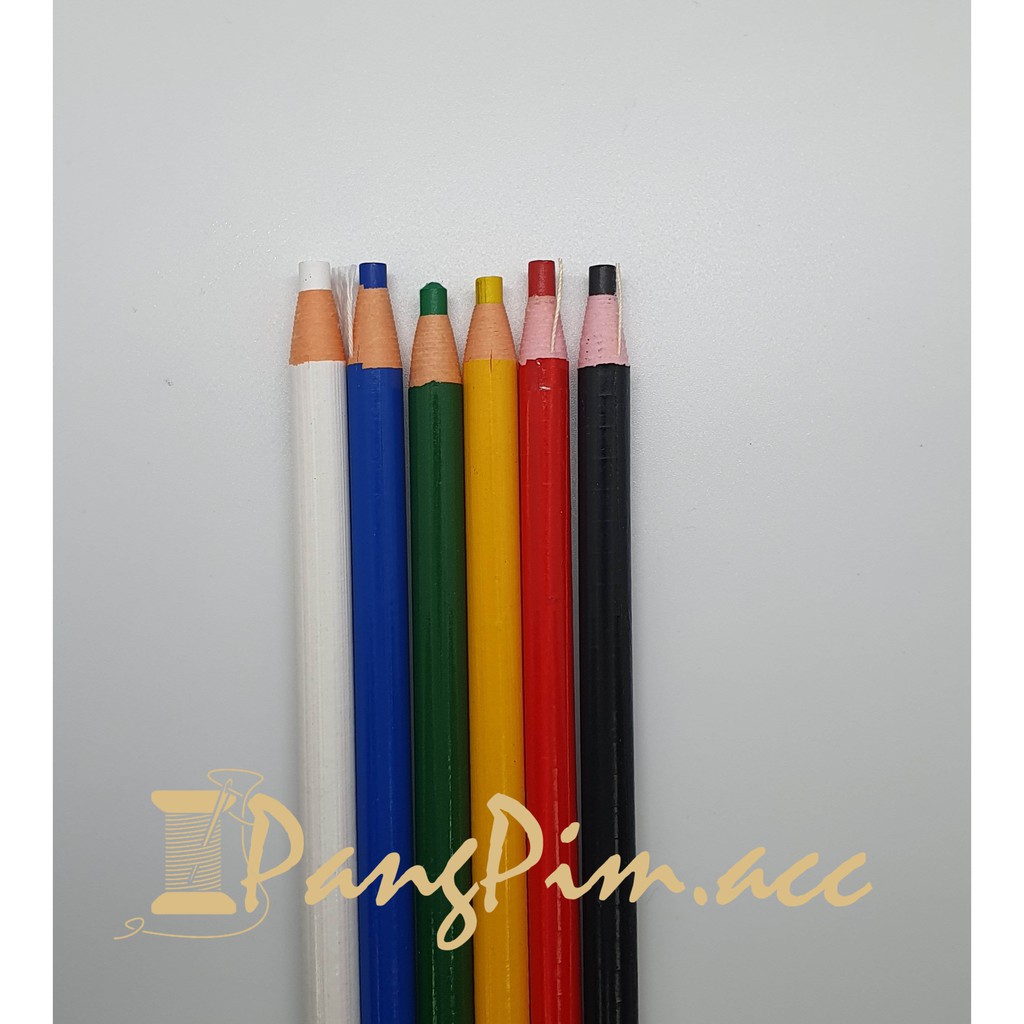 ภาพหน้าปกสินค้าดินสอขีดผ้า ดินสอปอก ดินสอสี ดินสอเขียนผ้า ดินสอชอล์กขีดผ้า ดินสอ (สีขาว,สีดำ,สีเขียว,สีเหลือง,สีแดง,สีน้ำเงิน)