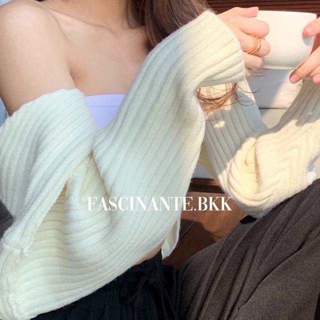 ภาพหน้าปกสินค้าFascinante.bkk - knitted sleeve crop top