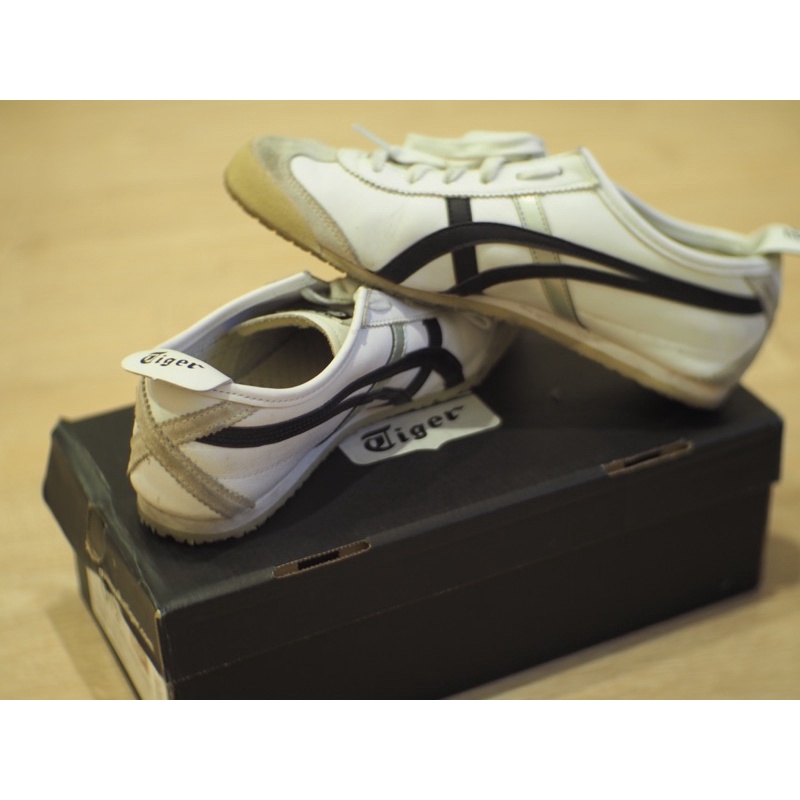 onitsuka shopee