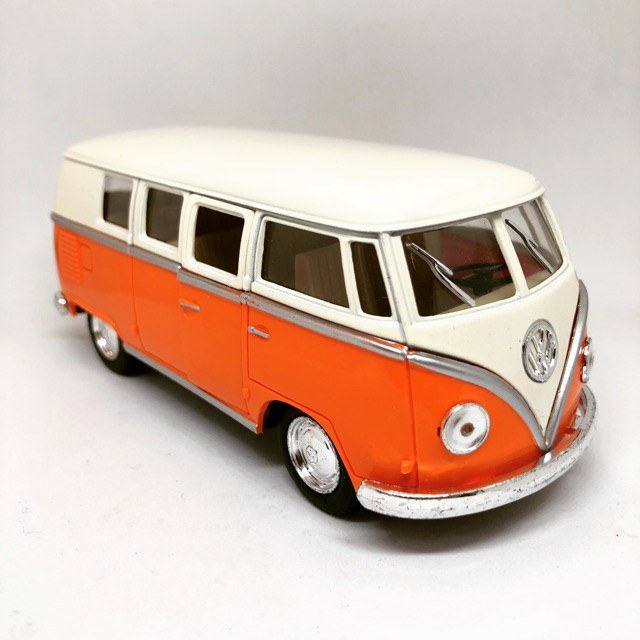 ราคาและรีวิวรถโมเดลเหล็ก รถตู้ หลังคาขาว 1962 Volkswagen Classical Bus kt5060 scale 1/32