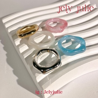 ภาพหน้าปกสินค้าแหวนเรซิ่น แหวนเฟชั่น สไตล์เกาหลีมินิมอล ซึ่งคุณอาจชอบราคาและรีวิวของสินค้านี้
