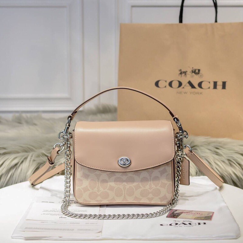 coach-cassie-crossbody-19-in-signature-canvas