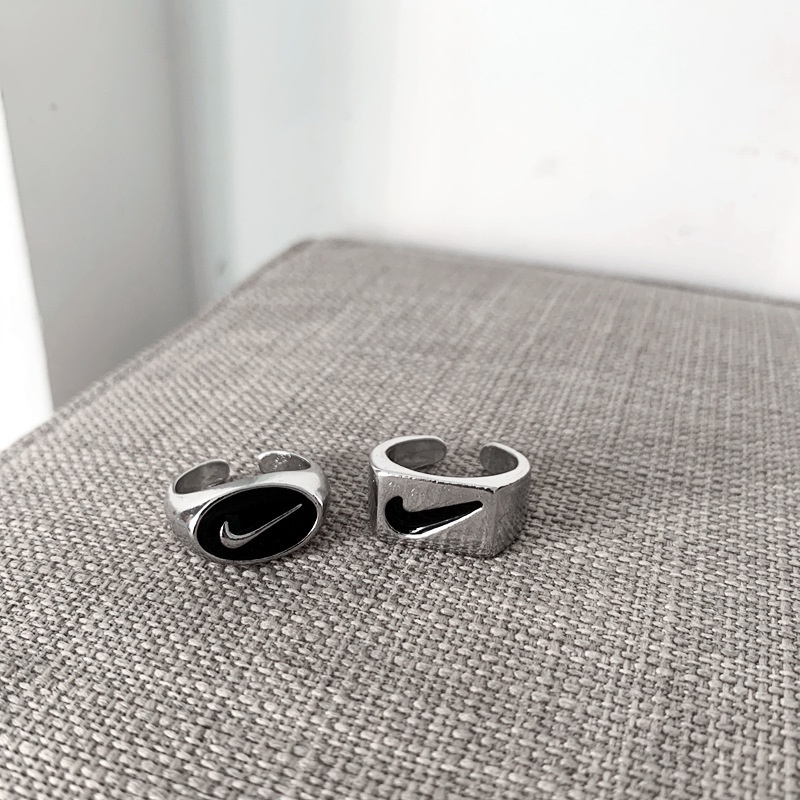 แหวนขาวดำ-แหวนผู้ชายลายฮิปฮอป