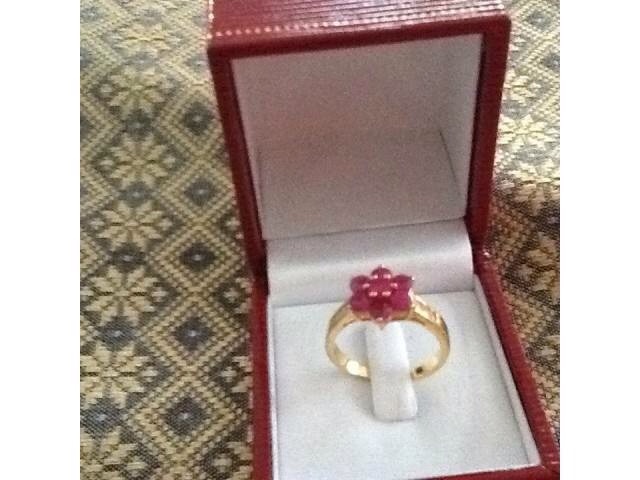 แหวนทับทิมแท้จากร้านจิวเวอรี่สวยงามมากสนใจจัดส่งฟรี