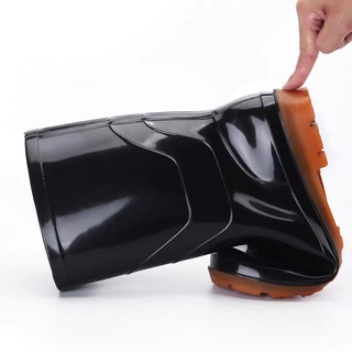 ภาพขนาดย่อของภาพหน้าปกสินค้ารองเท้าบูท (รุ่น13นิ้ว/ 20นิ้ว Size: 39-45) แบบยาว ตัดหญ้า กรีดยาง กันน้ำ ดำนา สีดำ จากร้าน homedesigh บน Shopee