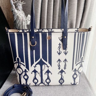 🎀 (สด-ผ่อน) กระเป๋าสะพาย ขาวกรมลายสมอเรือ 73098 TORY BURCH KERRINGTON SMALL ZIP TOTE สี Seafaring Stripe