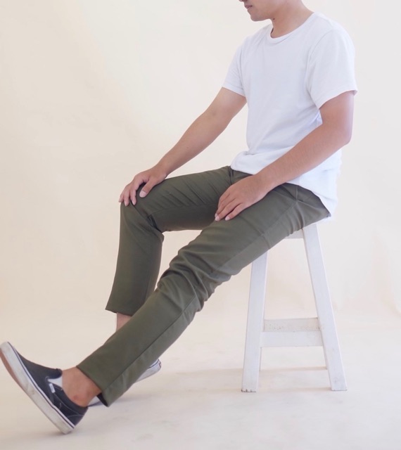 ภาพสินค้าChino Pants ทรงกระบอกเล็ก สำหรับใส่ทำงานหรือใส่ลำลอง จากร้าน nuttkhun. บน Shopee ภาพที่ 1