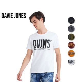 DAVIE JONES เสื้อยืดพิมพ์ลายโลโก้ สีขาว สีดำ สีน้ำตาล สีเขียว สีเทา  Logo Print T-Shirt LG0034WH BK MA BR GR CD