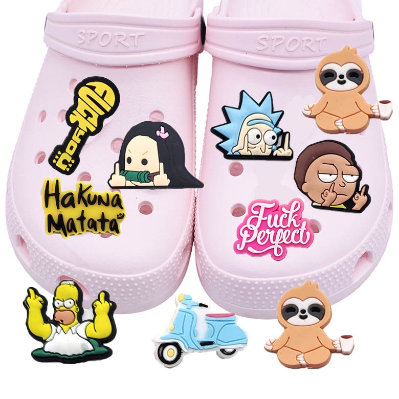 น่ารักการ์ตูน Rick Simpson รองเท้า Charms ตกแต่ง PVC Clog ปุ่มตกแต่ง ...