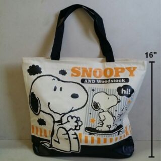 กระเป๋าสะพาย ผ้าดิบ มีซิปด้านบน ค่ะ ลาย snoopy สนู๊ปปี้ ขนาด 18x16x3.5นิ้ว