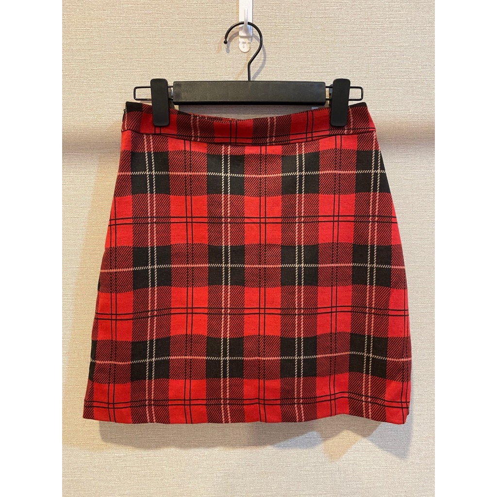 red-tartan-set-ชุดเซทลายสก็อตสีแดง-เสื้อลายสก็อตแขนยาว-กระโปรงสั้นลายสก็อต-ชุดน่ารัก-ชุดเก๋ๆ-ชุดสีแดง